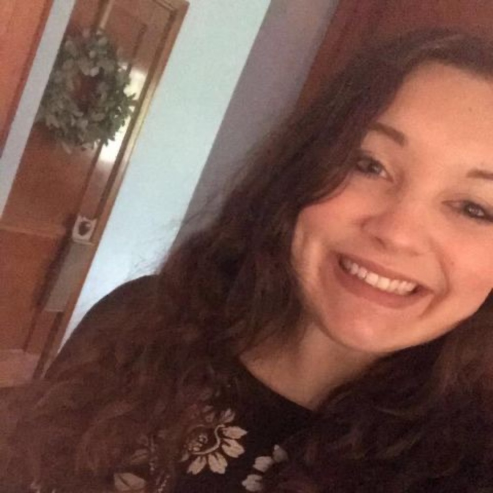 Meet your Posher, Cassandra